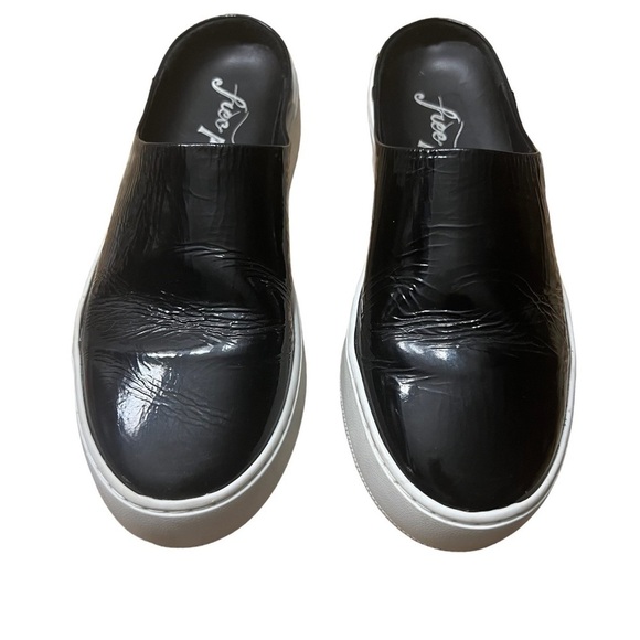 Free People Shoes - FREE PEOPLE Wynwood Slide Mule Sneaker in Patent Black Size 38 (7.5)